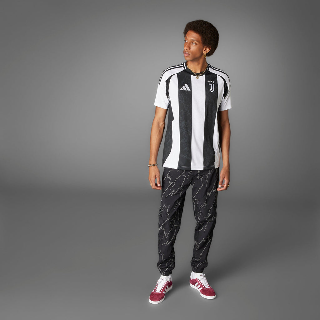 Juventus 24/25 Home Jersey (IS8002)