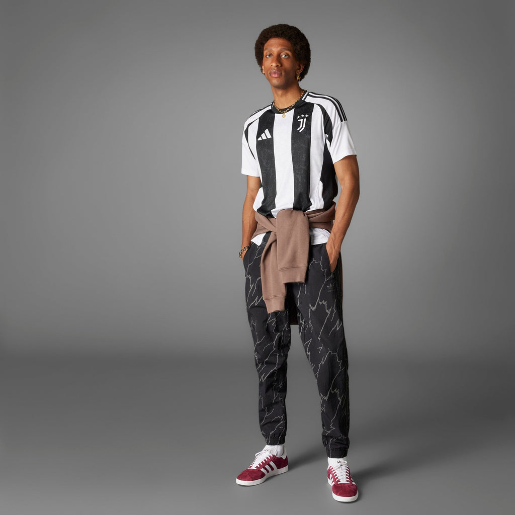 Juventus 24/25 Home Jersey (IS8002)