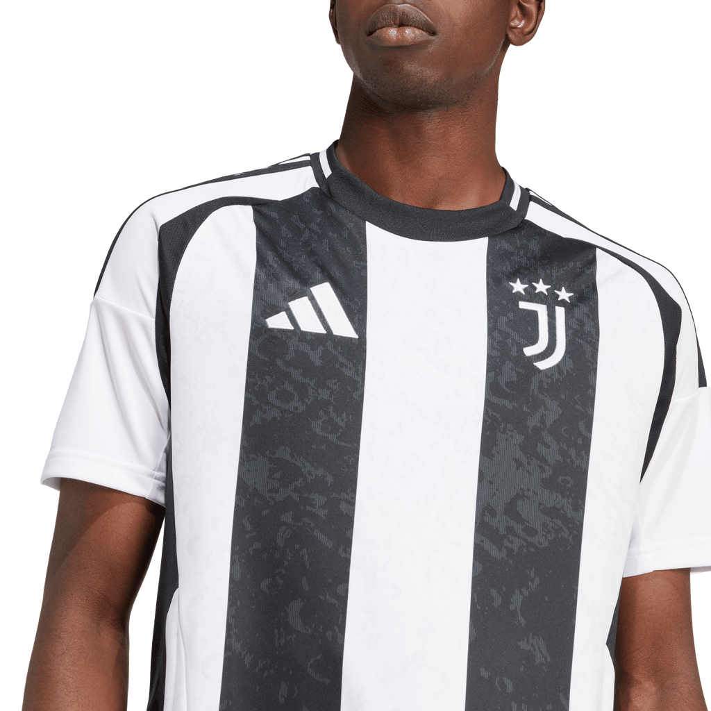 Juventus 24/25 Home Jersey (IS8002)