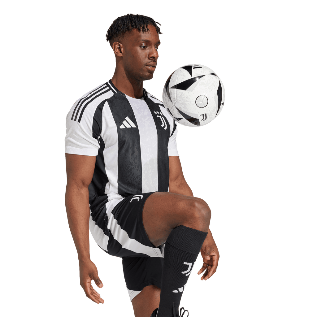 Juventus 24/25 Home Authentic Jersey (IT6056)